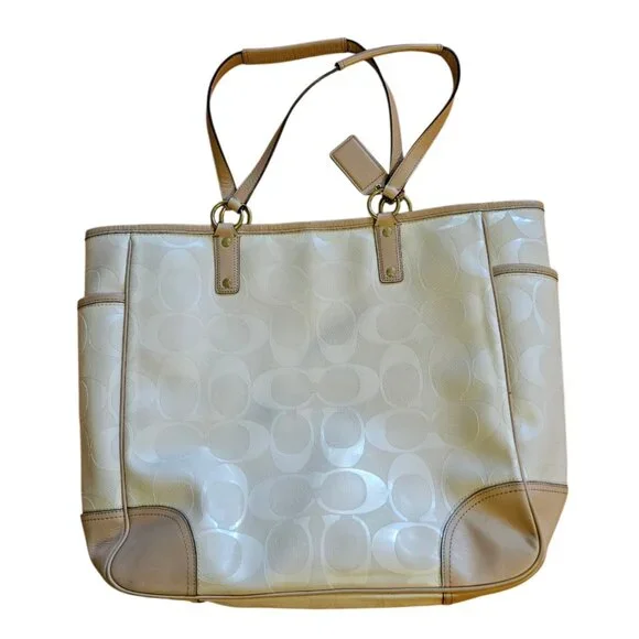 Beautiful Coach Bag - Picture 1 of 17